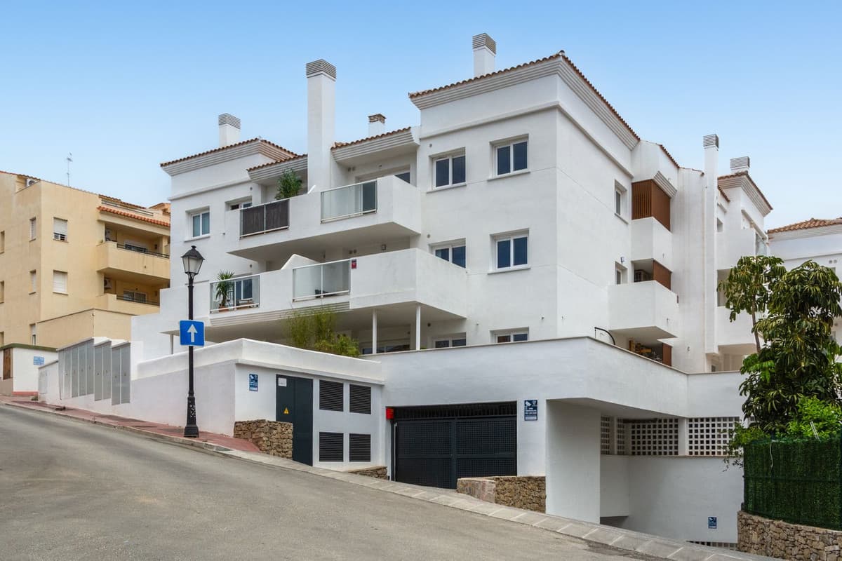 Middle Floor Apartment in Fuengirola — photo 2 of 10