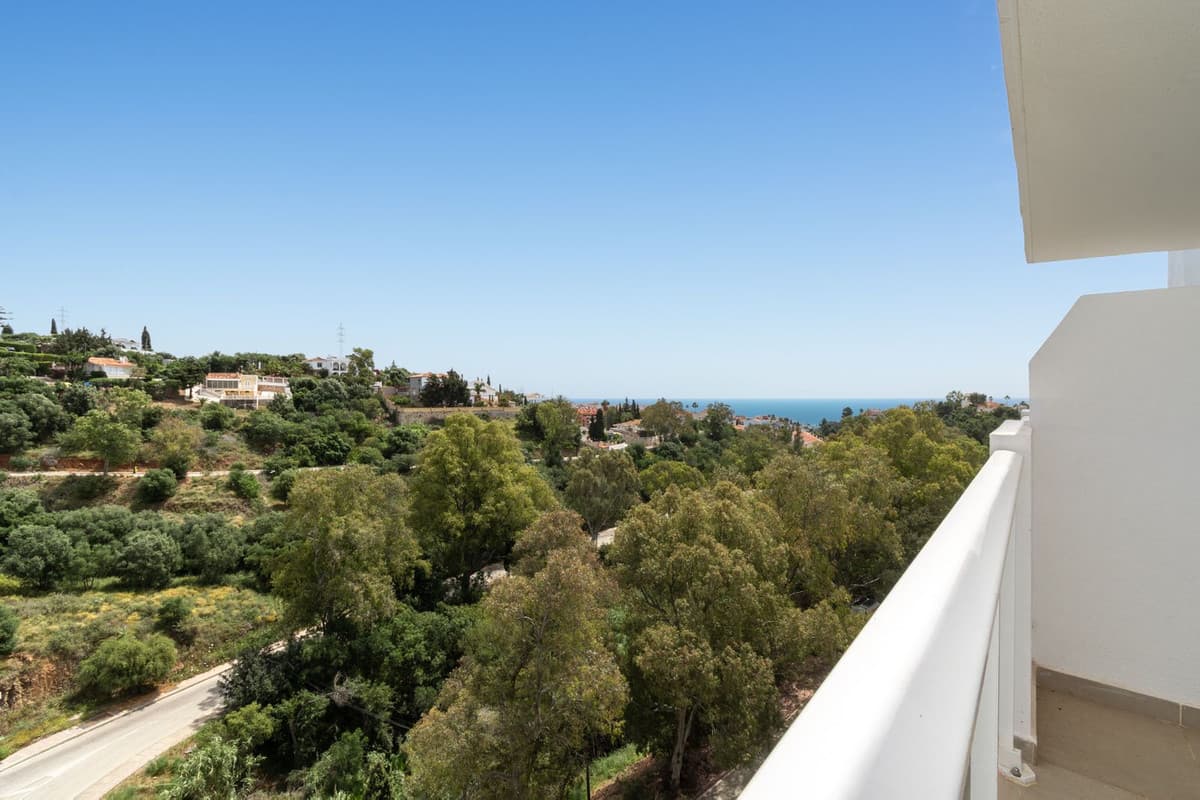 Middle Floor Apartment in Fuengirola — photo 8 of 10