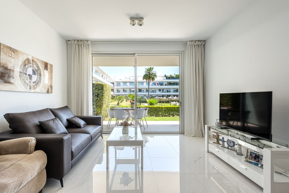 Ground Floor Apartment in Bel Air — photo 2 of 10