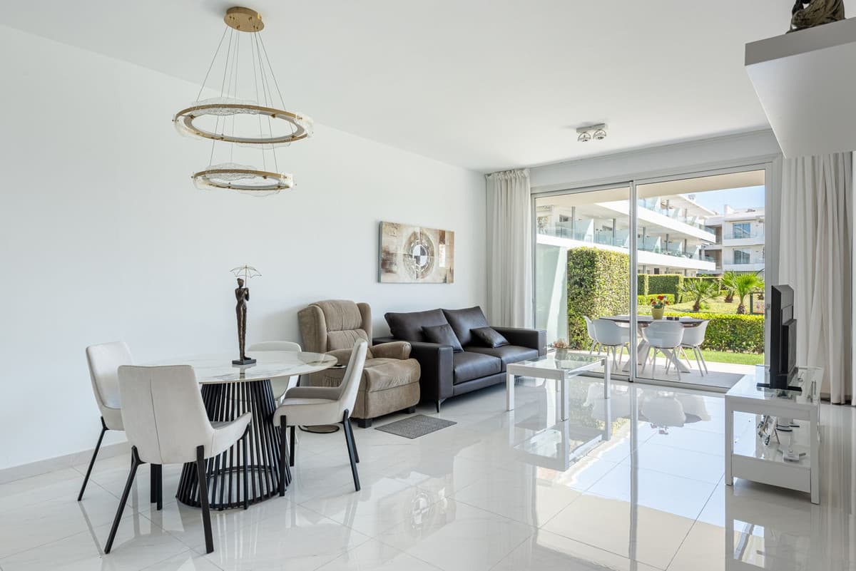 Ground Floor Apartment in Bel Air — photo 3 of 10