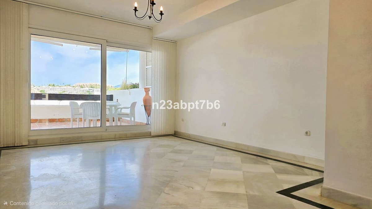 Middle Floor Apartment in Nueva Andalucía — photo 2 of 10
