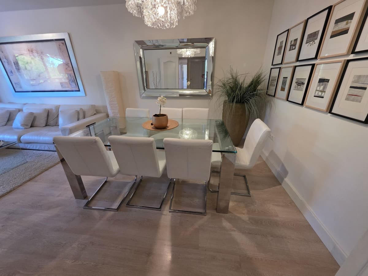 Middle Floor Apartment in The Golden Mile — photo 2 of 10