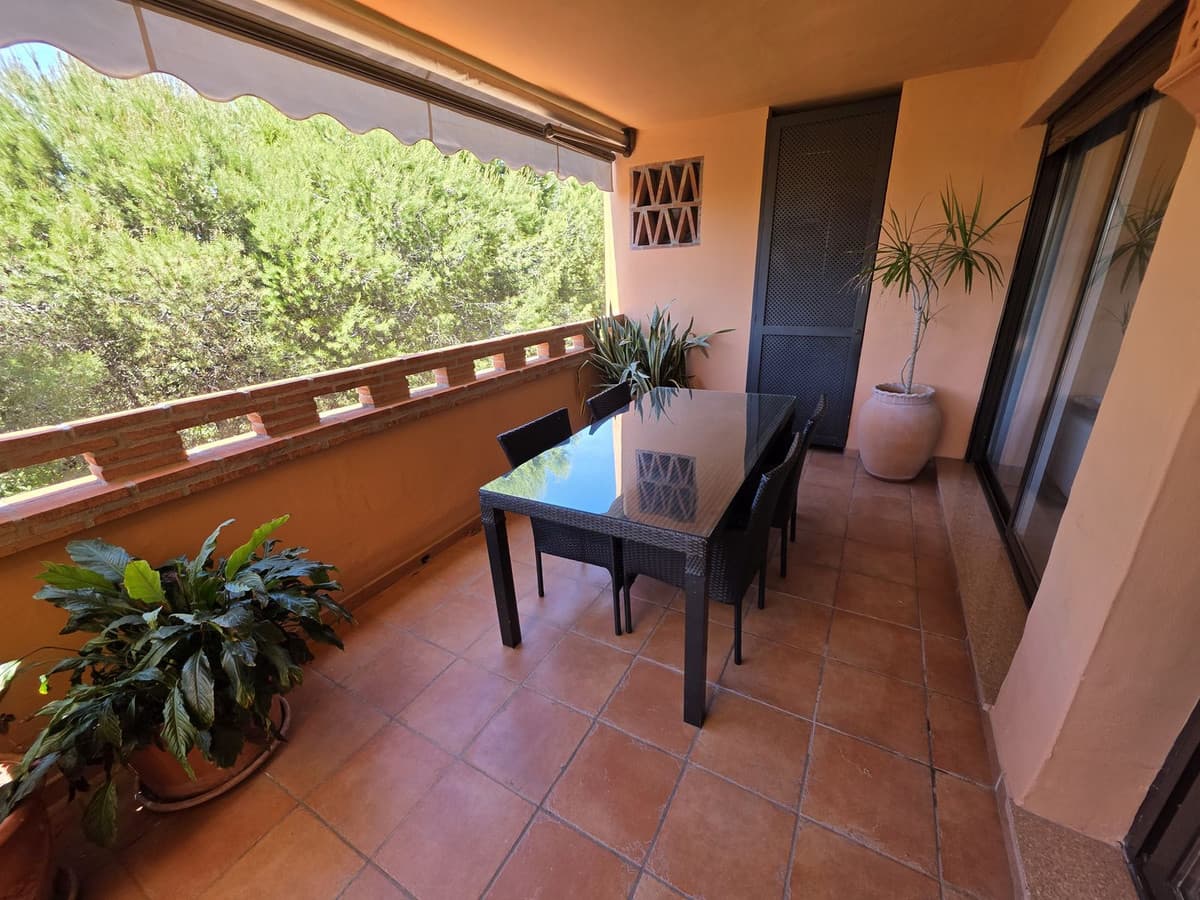 Middle Floor Apartment in The Golden Mile — photo 5 of 10
