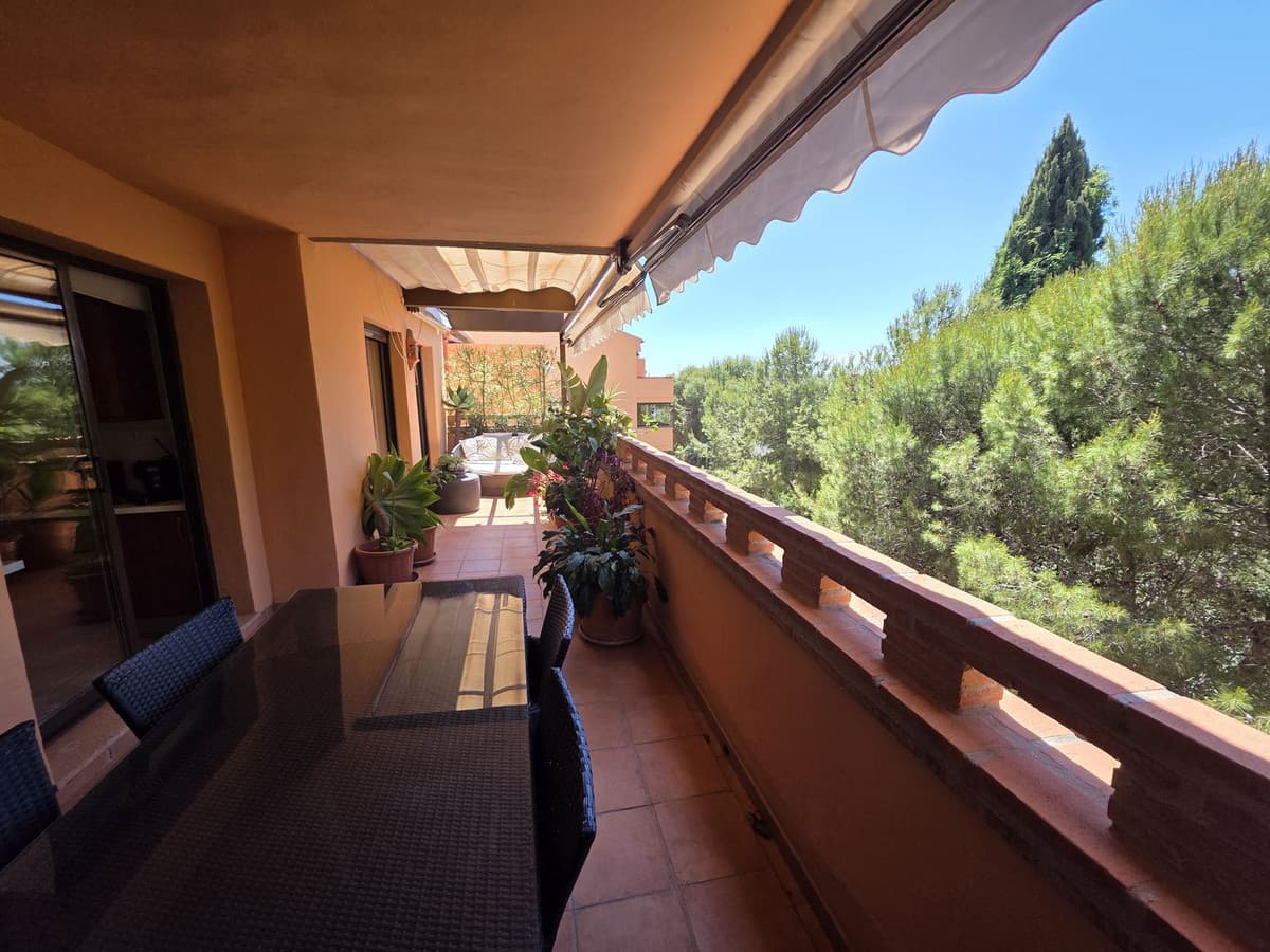 Middle Floor Apartment in The Golden Mile — photo 6 of 10