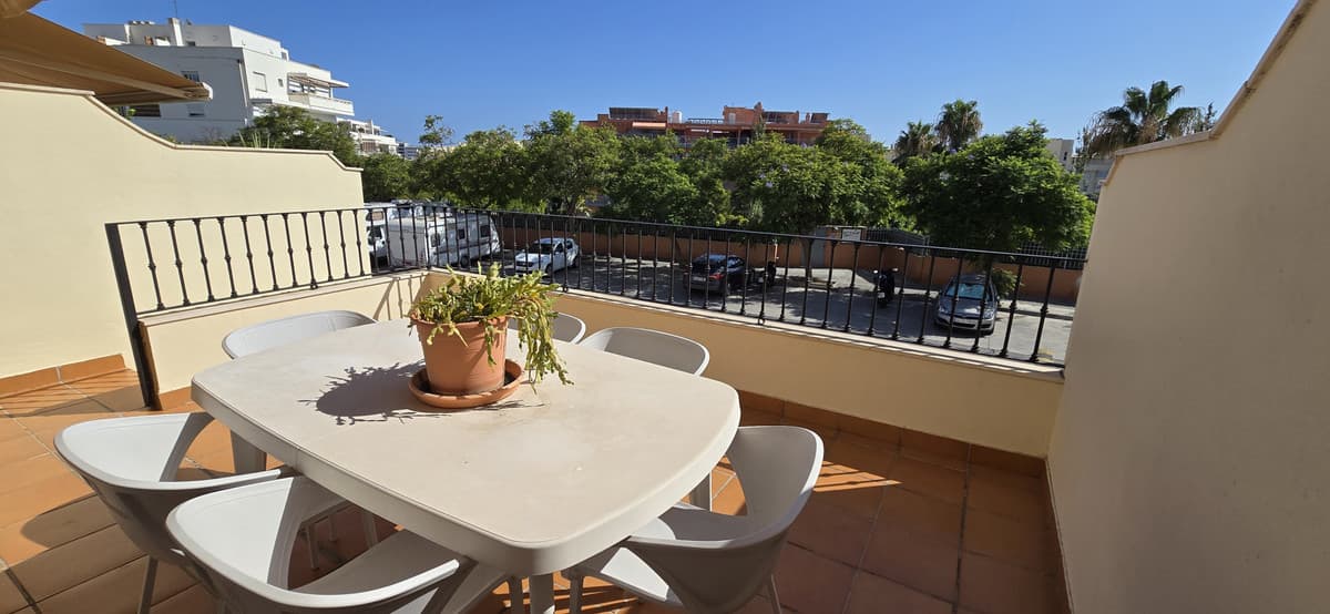 Townhouse in Torremolinos — photo 1 of 10
