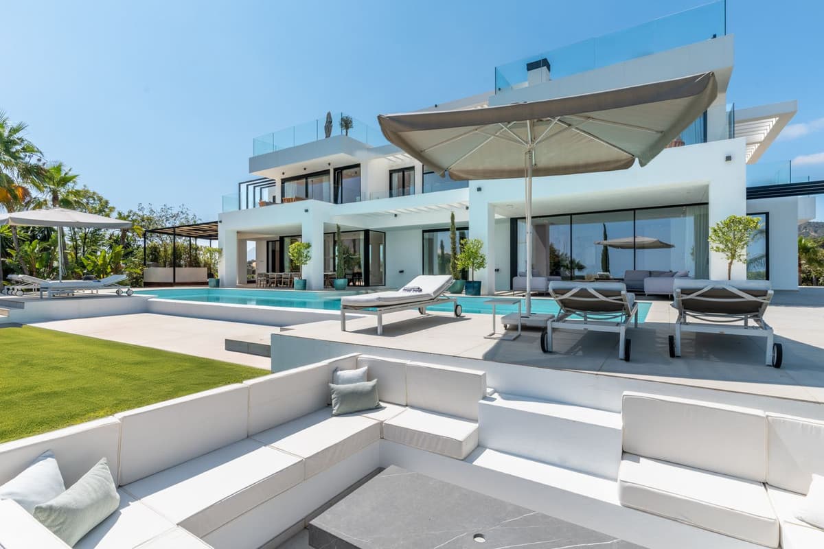 Detached Villa in Estepona — photo 2 of 10