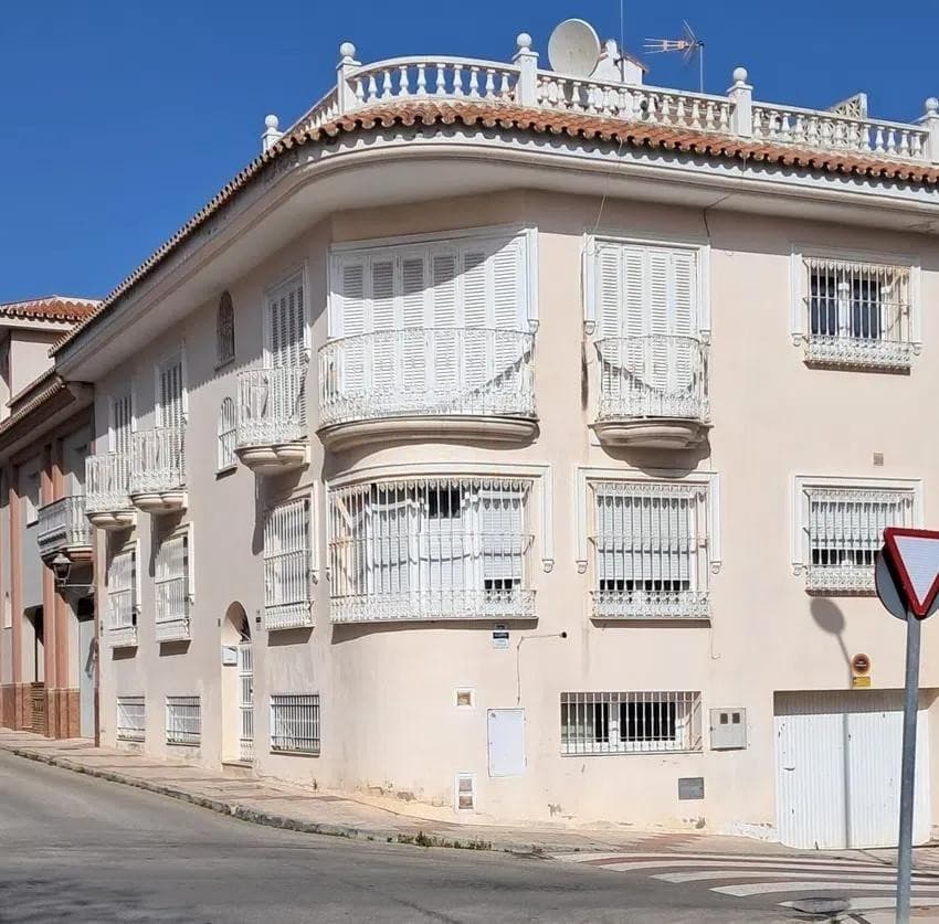 Ground Floor Apartment in Alhaurín de la Torre — photo 2 of 10