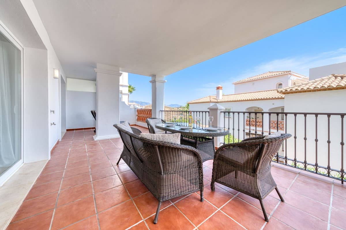 Ground Floor Apartment in Calahonda — photo 3 of 10