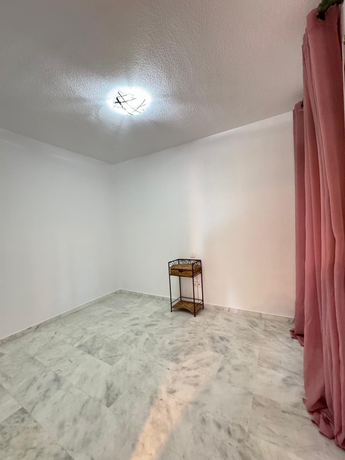 Middle Floor Apartment in Las Chapas — photo 5 of 7