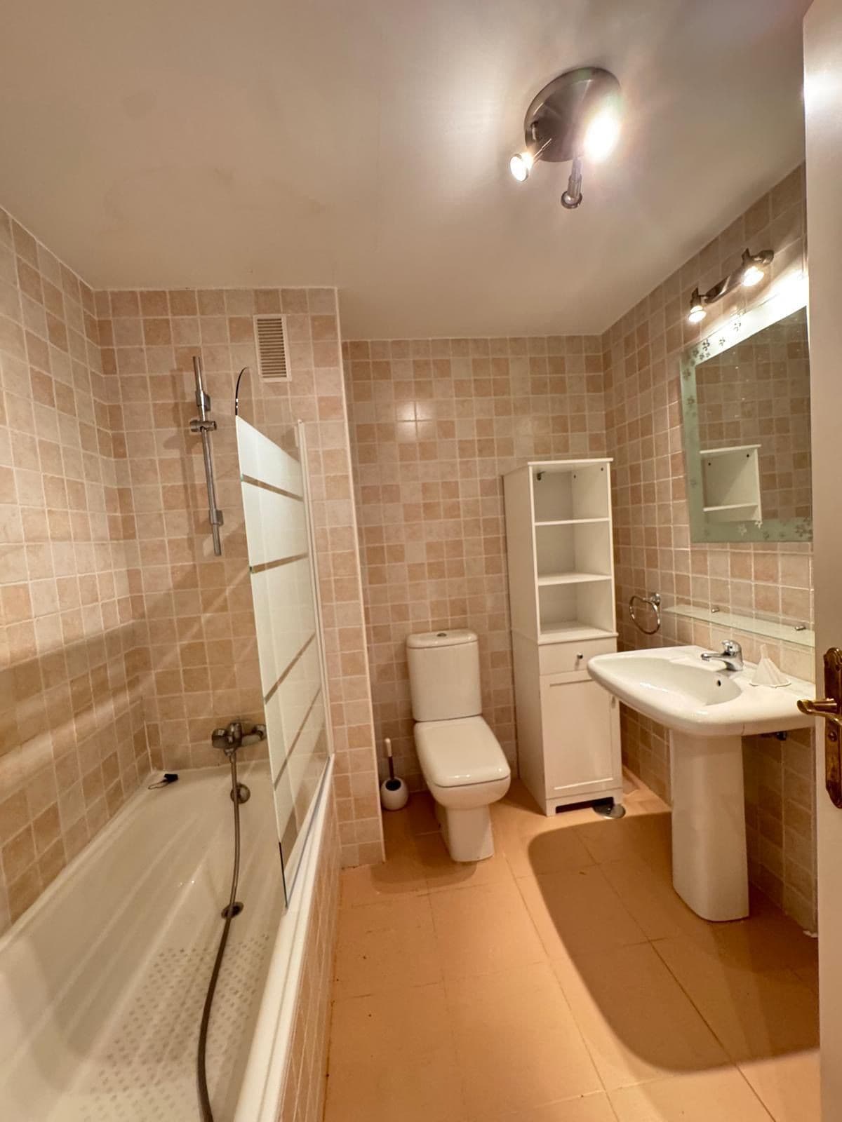 Middle Floor Apartment in Las Chapas — photo 6 of 7