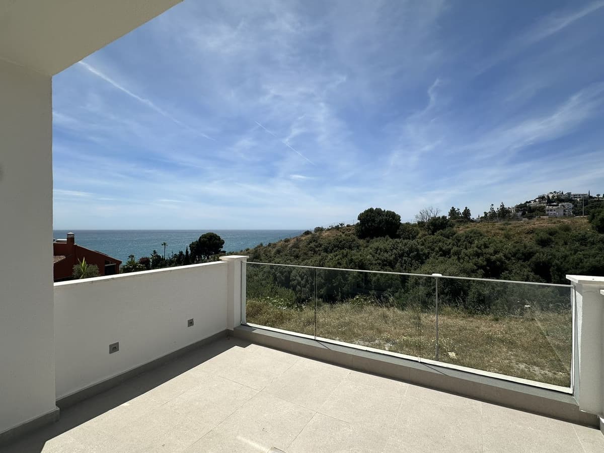 Townhouse in Torrequebrada — photo 3 of 10