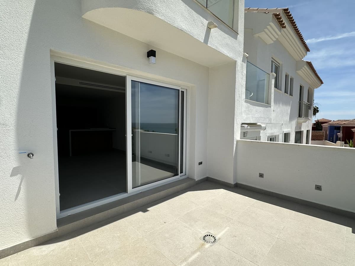 Townhouse in Torrequebrada — photo 5 of 10