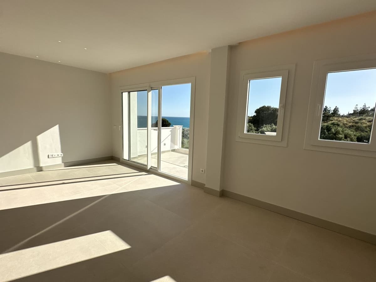 Townhouse in Torrequebrada — photo 7 of 10
