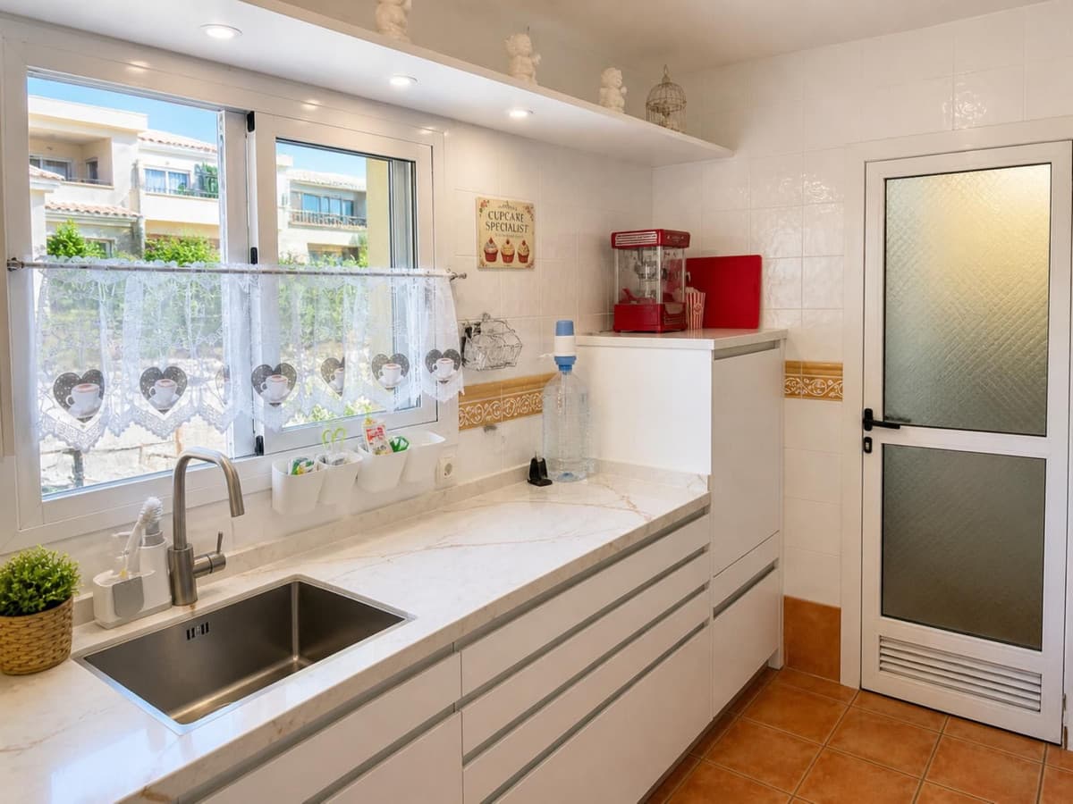Top Floor Apartment in La Mairena — photo 3 of 10