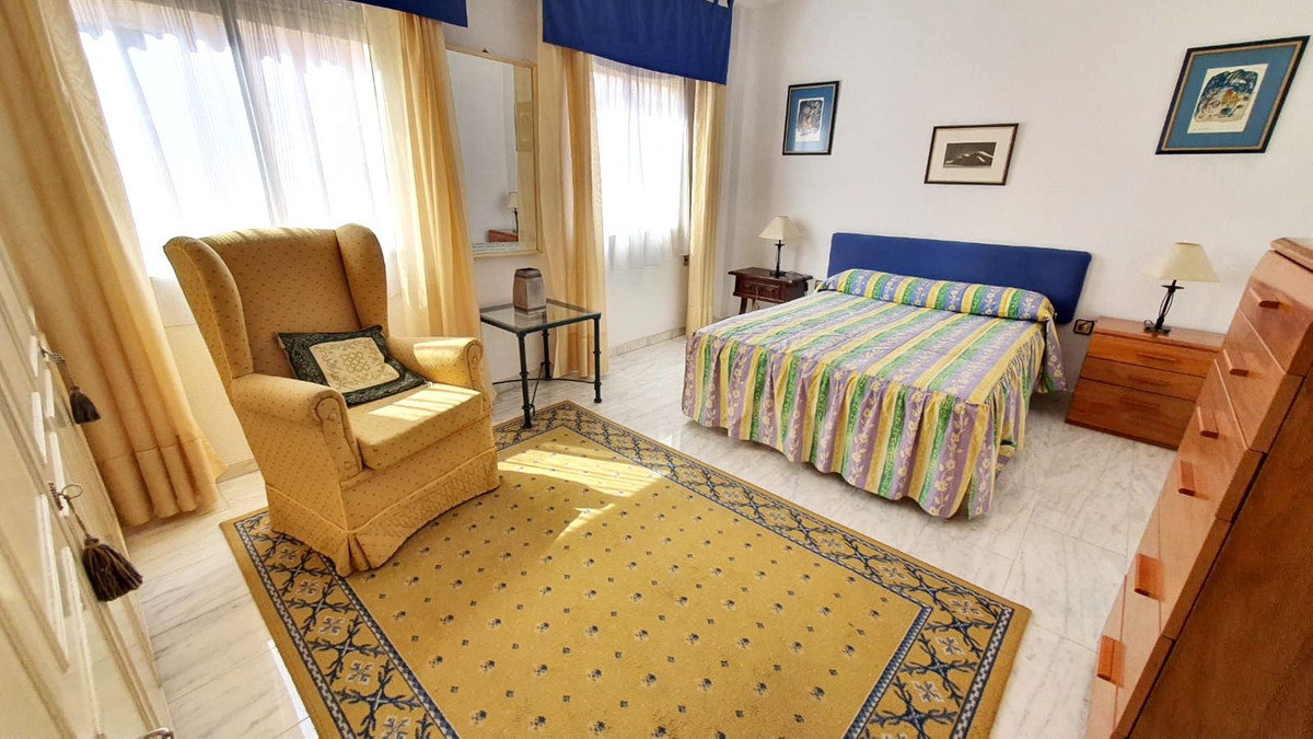 Top Floor Apartment in Fuengirola — photo 3 of 10