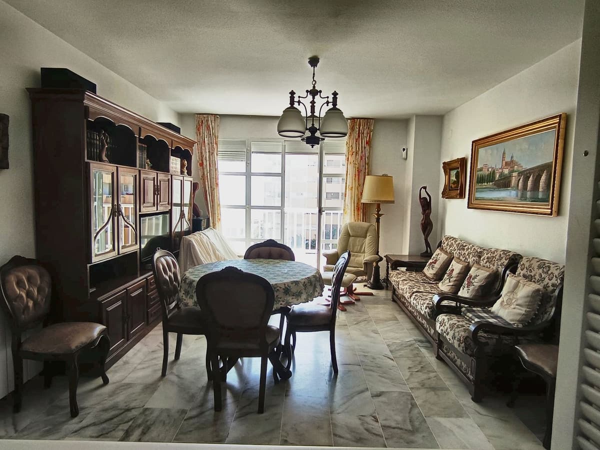 Middle Floor Apartment in Fuengirola — photo 3 of 10