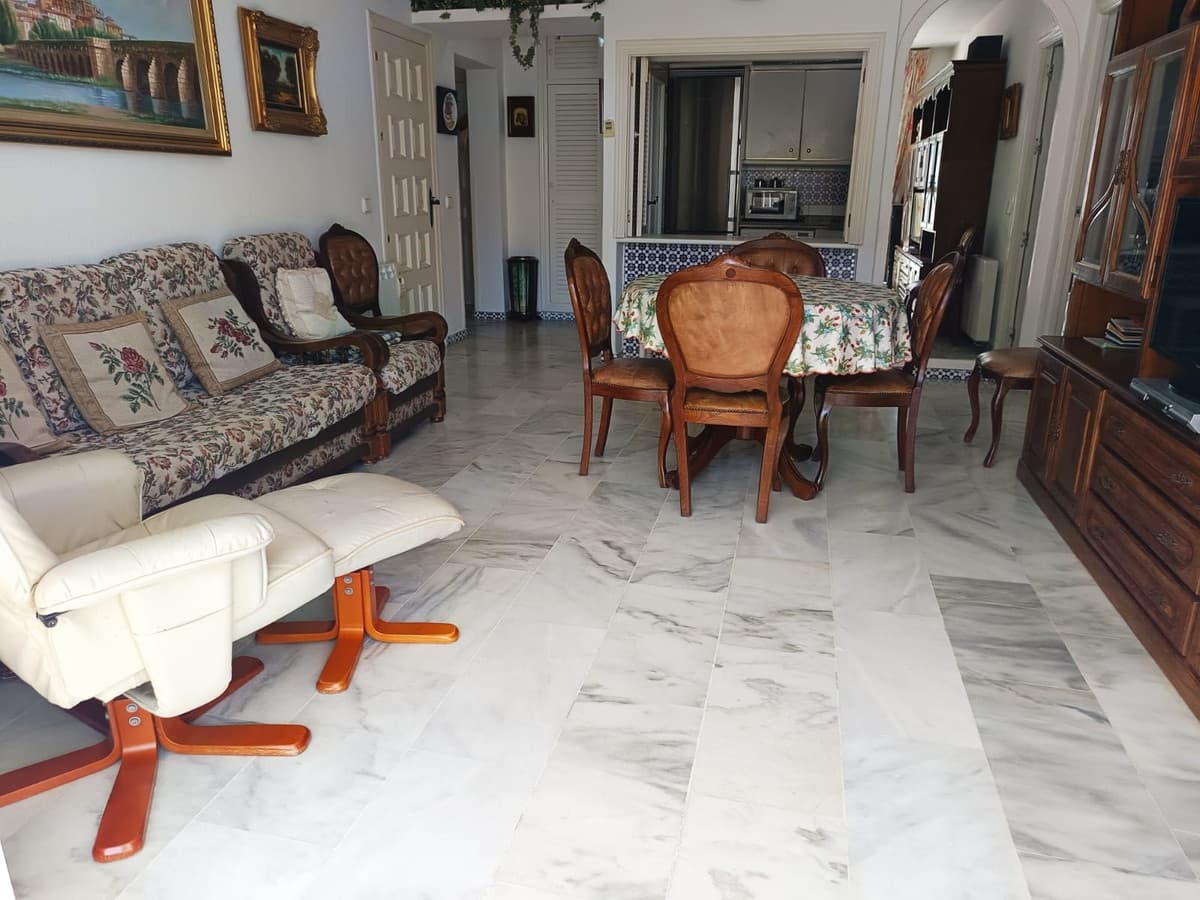 Middle Floor Apartment in Fuengirola — photo 5 of 10