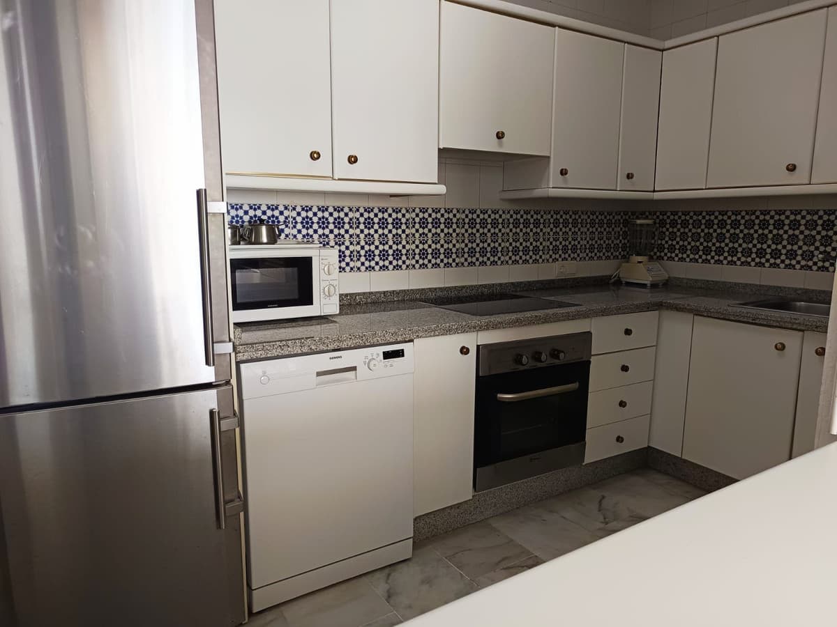 Middle Floor Apartment in Fuengirola — photo 7 of 10