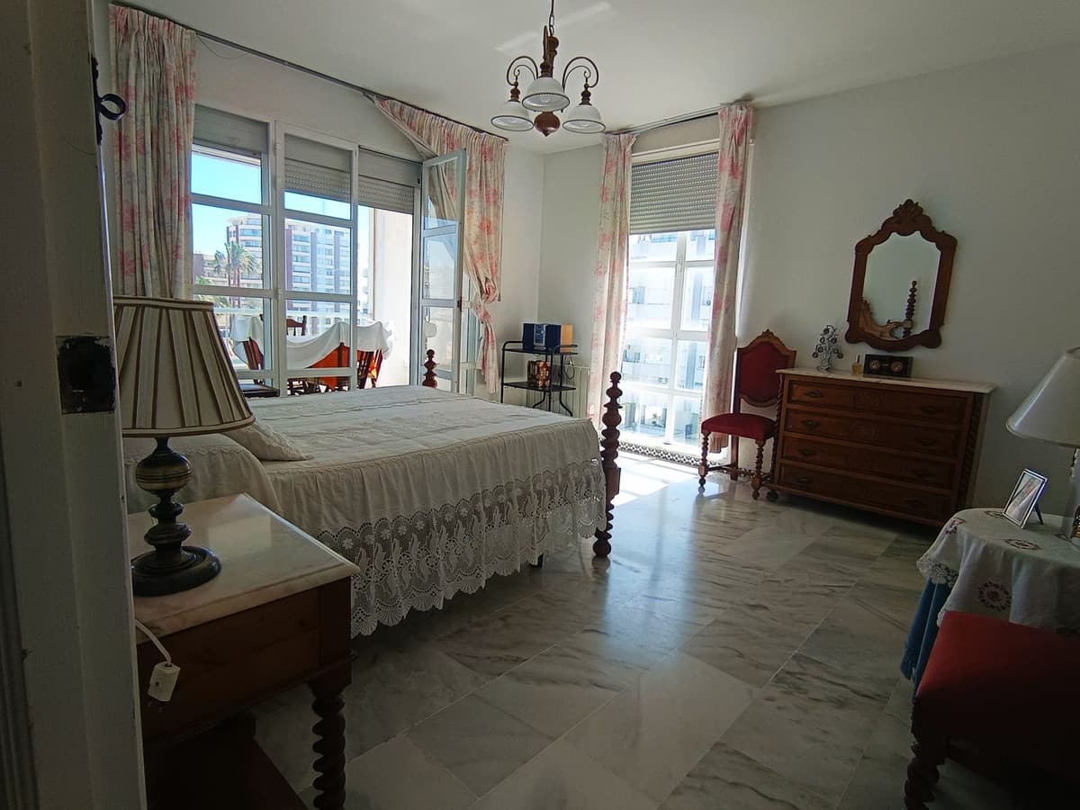 Middle Floor Apartment in Fuengirola — photo 9 of 10