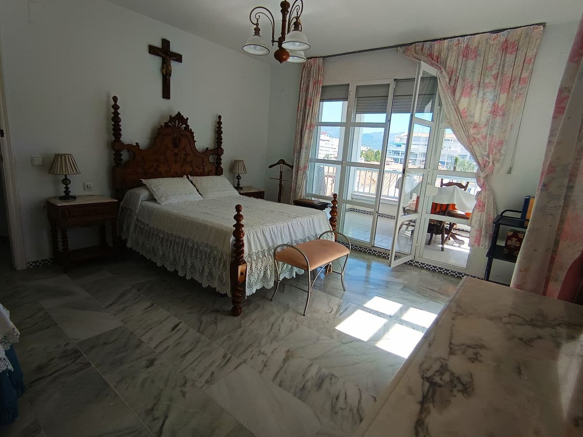Middle Floor Apartment in Fuengirola — photo 10 of 10