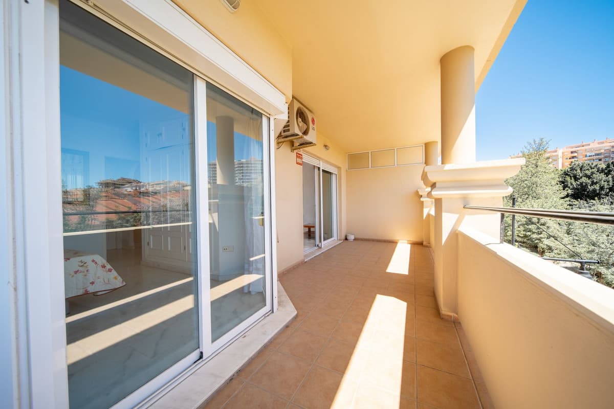 Middle Floor Apartment in Los Pacos — photo 1 of 10