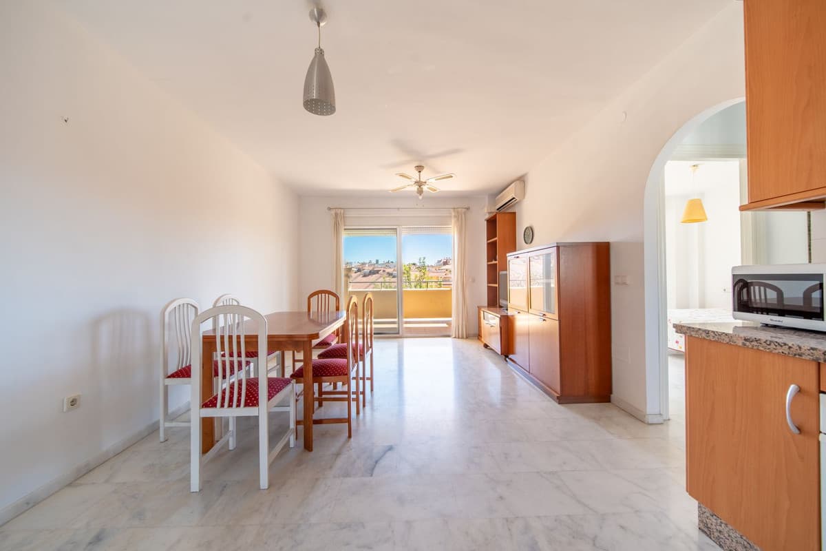 Middle Floor Apartment in Los Pacos — photo 4 of 10