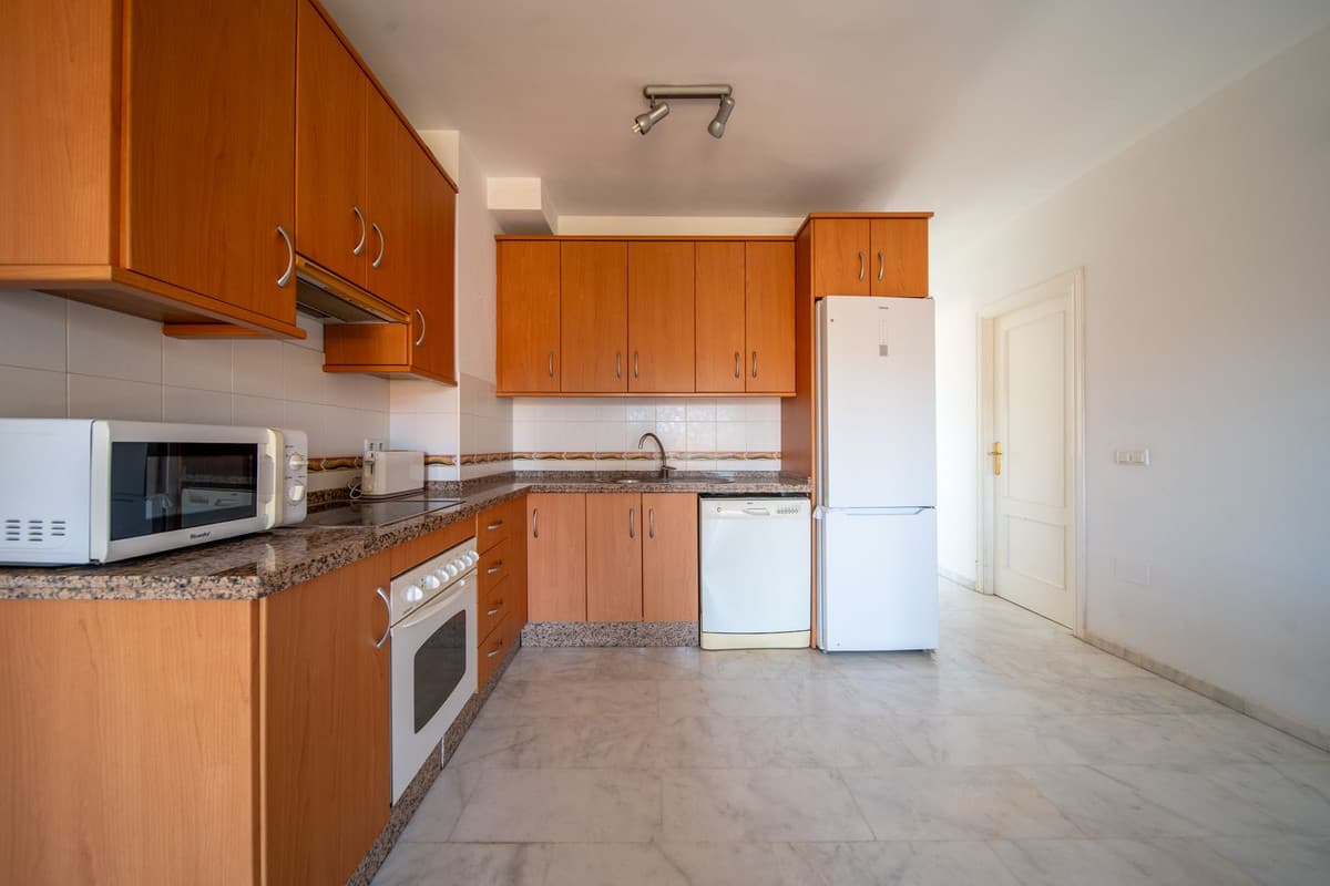 Middle Floor Apartment in Los Pacos — photo 7 of 10