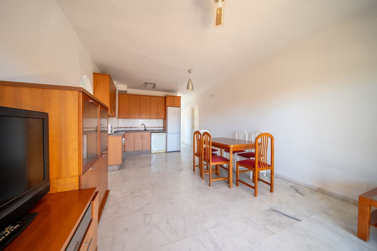 Middle Floor Apartment in Los Pacos — photo 9 of 10