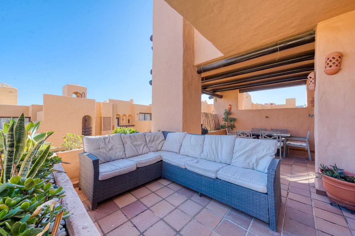 Ground Floor Apartment in La Duquesa — photo 3 of 10