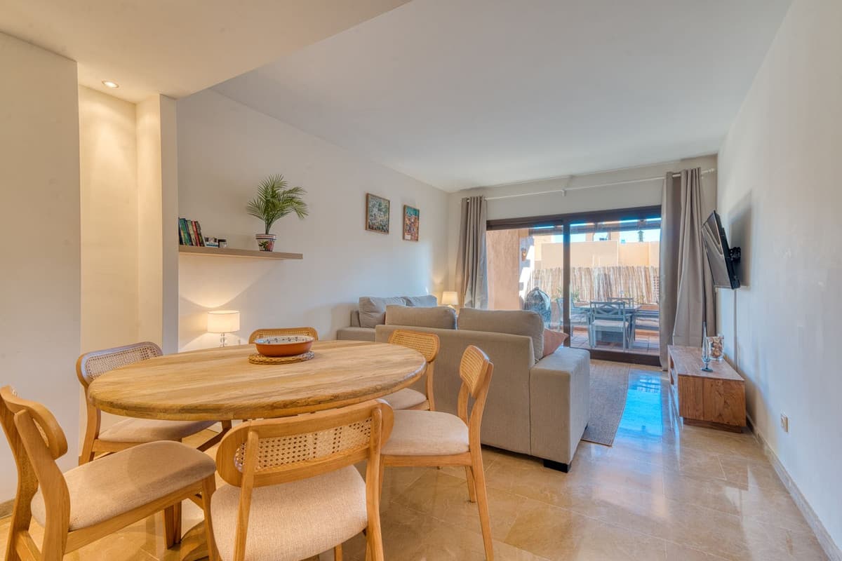 Ground Floor Apartment in La Duquesa — photo 8 of 10