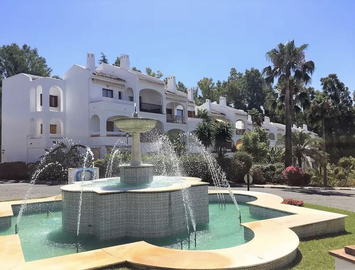 Ground Floor Apartment in Nueva Andalucía — photo 1 of 10