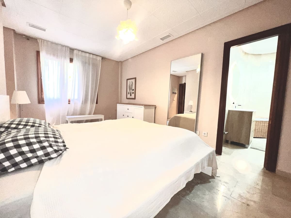Ground Floor Apartment in Nueva Andalucía — photo 7 of 10