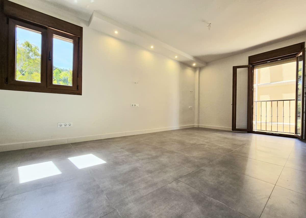 Middle Floor Apartment in Málaga Centro — photo 6 of 10