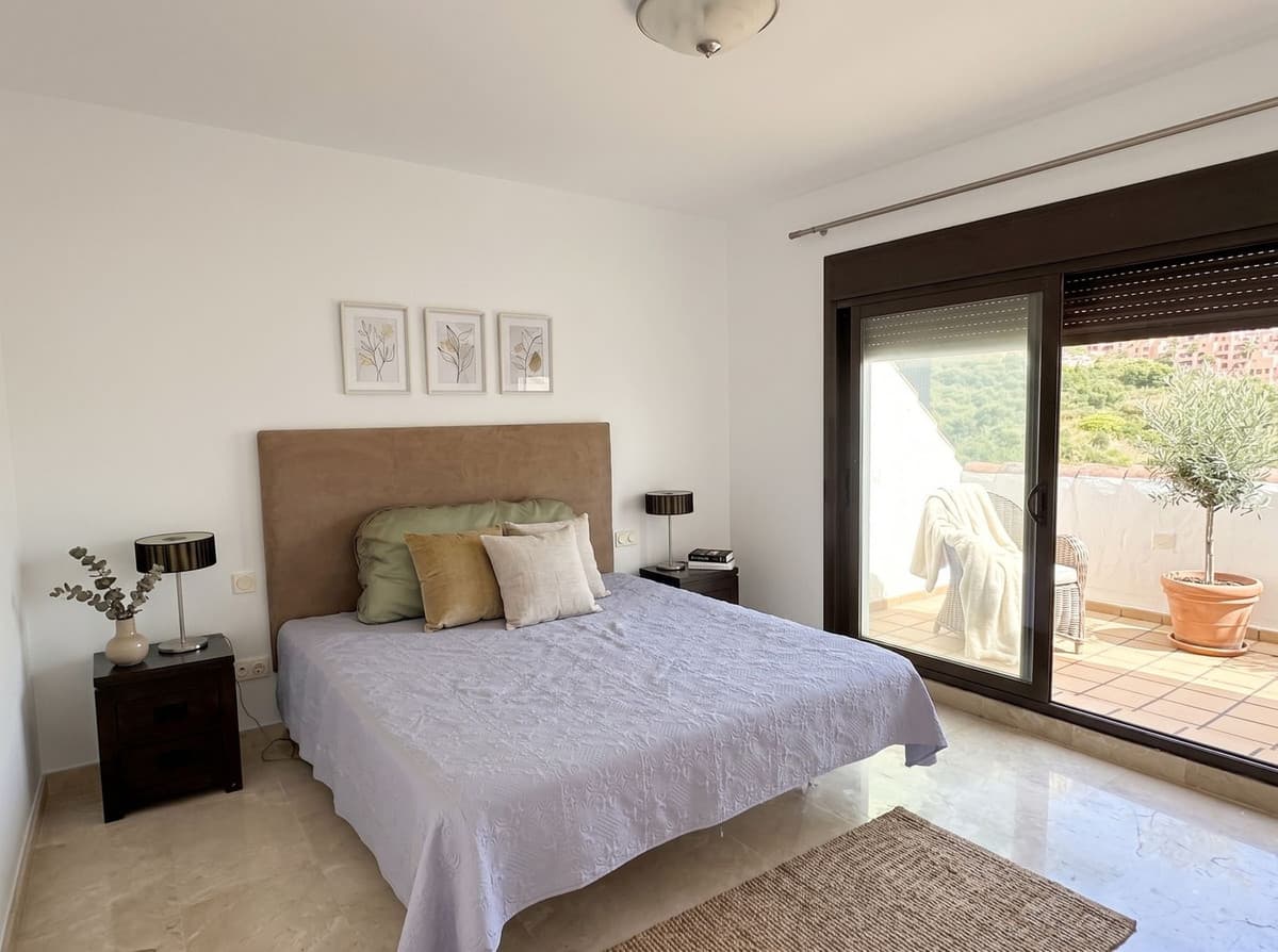 Penthouse in La Duquesa — photo 5 of 10