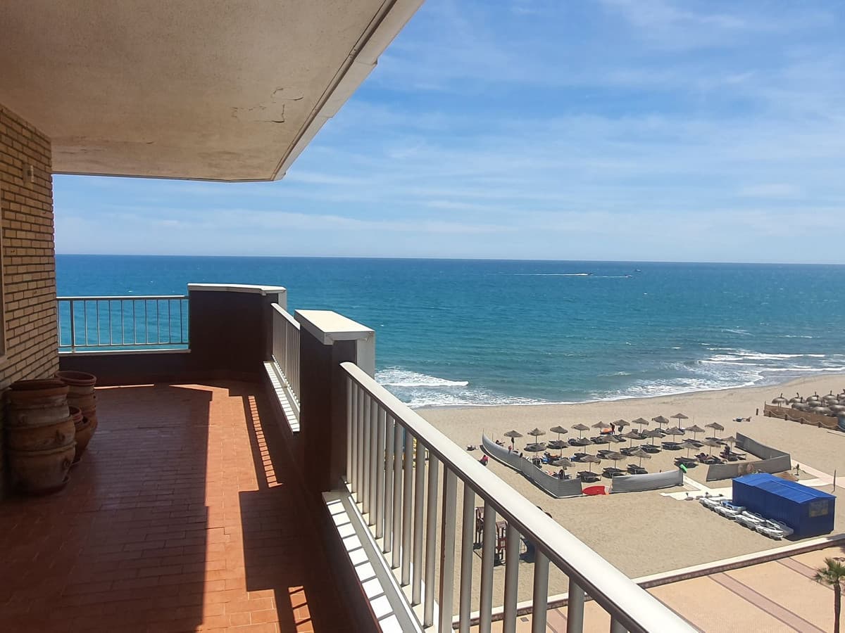 Middle Floor Apartment in Fuengirola — photo 3 of 10