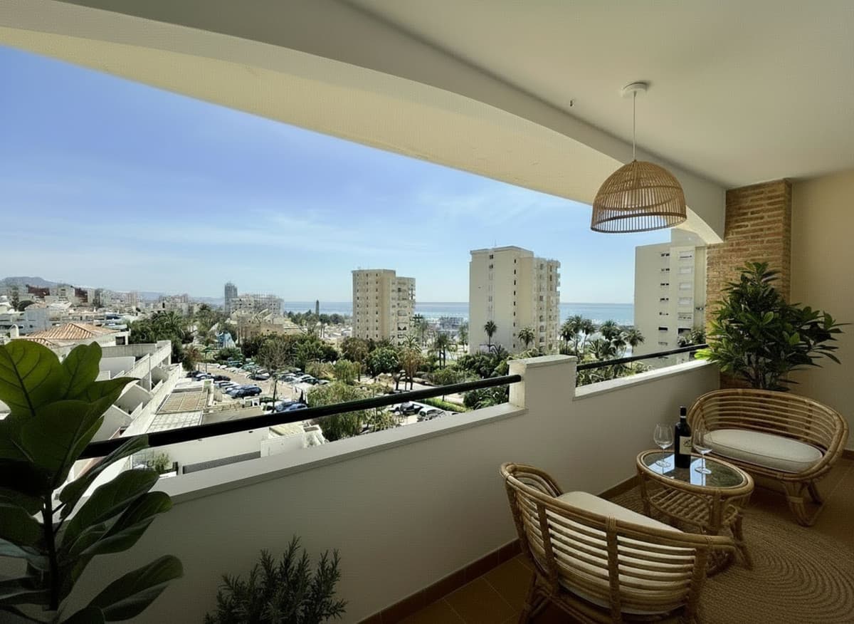 Middle Floor Apartment in Estepona — photo 1 of 10