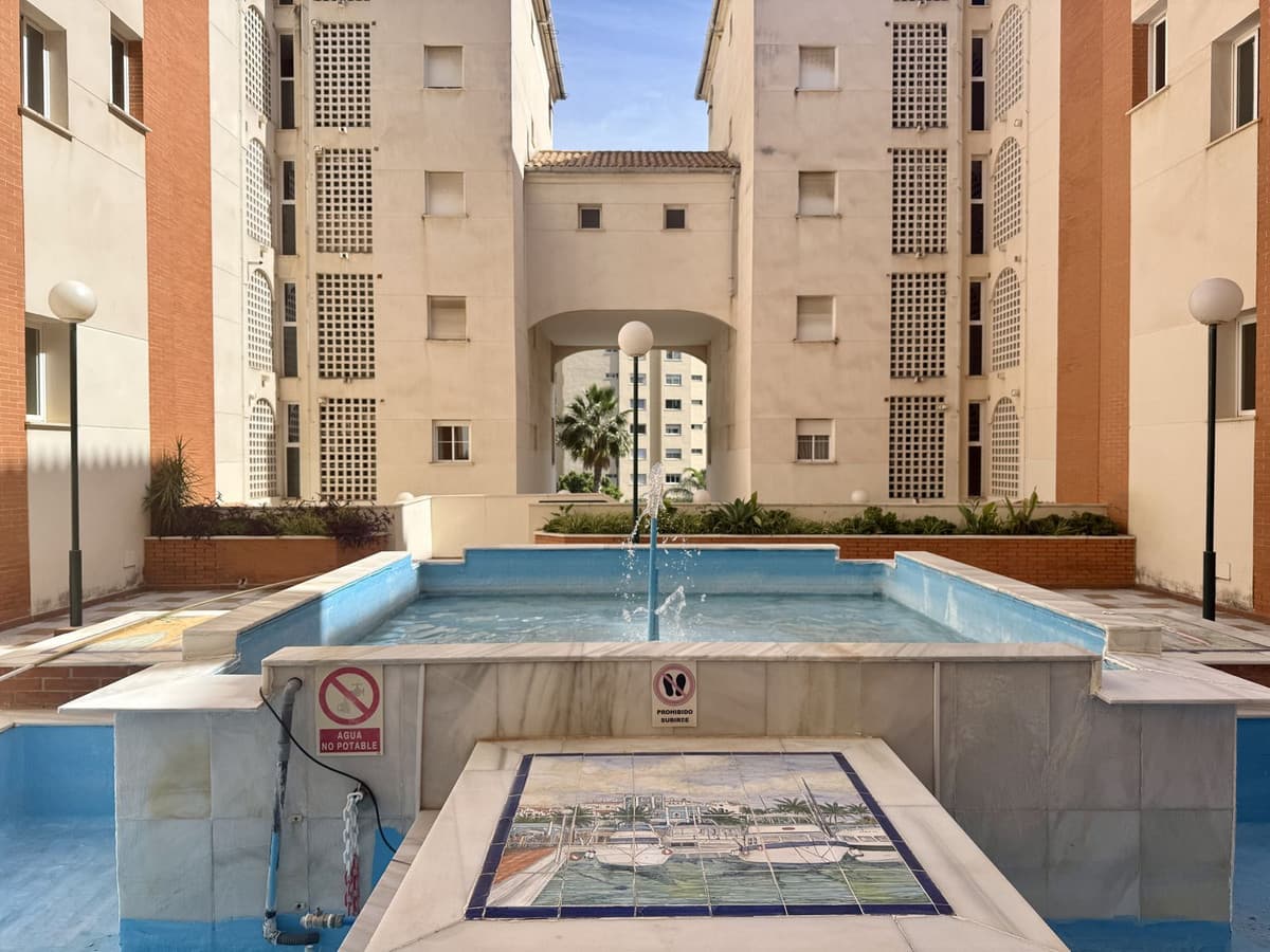 Middle Floor Apartment in Estepona — photo 2 of 10