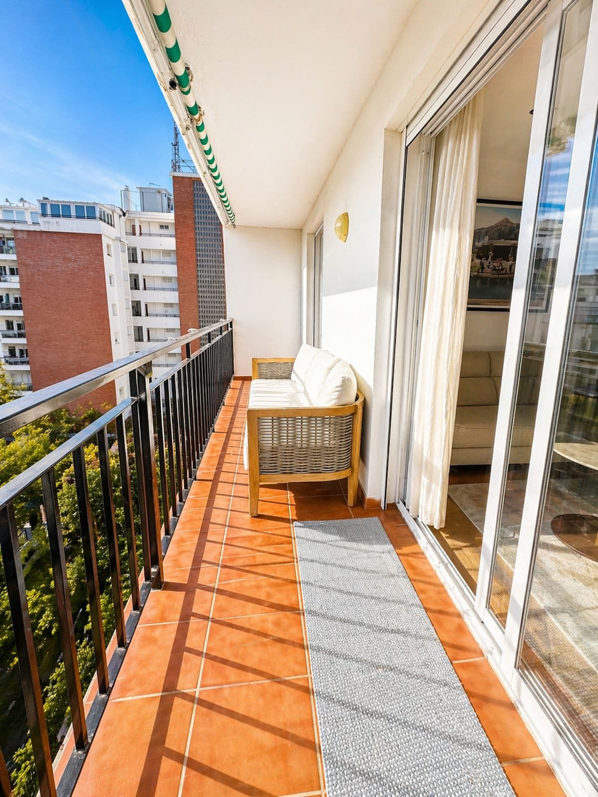 Middle Floor Apartment in Marbella — photo 5 of 10