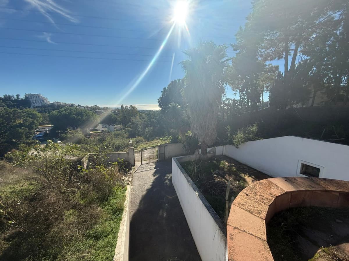 Detached Villa in Estepona — photo 1 of 10