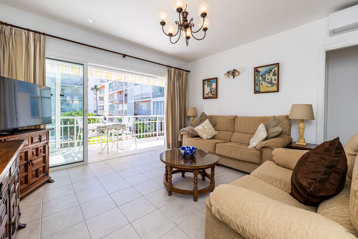 Middle Floor Apartment in Fuengirola — photo 2 of 10