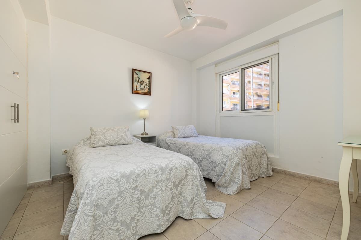 Middle Floor Apartment in Fuengirola — photo 9 of 10
