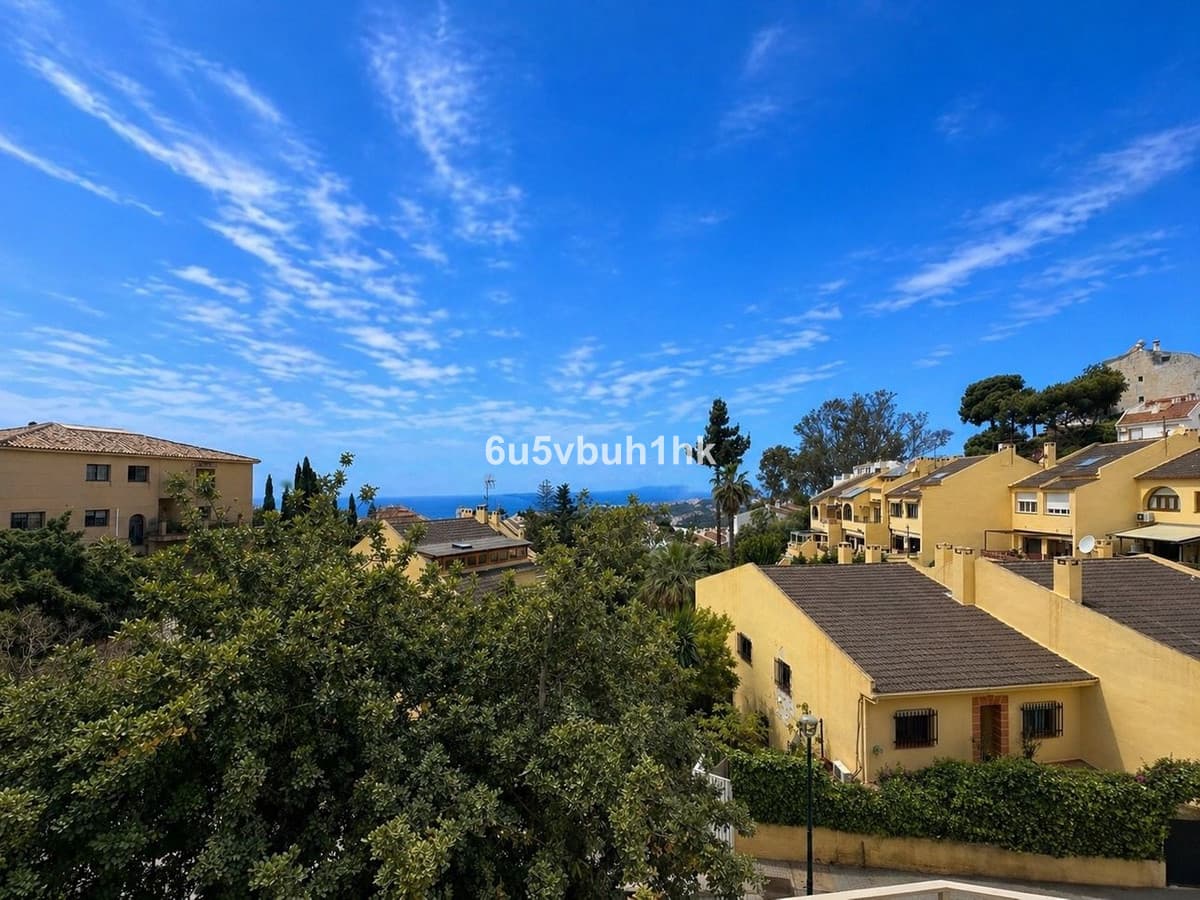 Townhouse in Málaga — photo 1 of 10