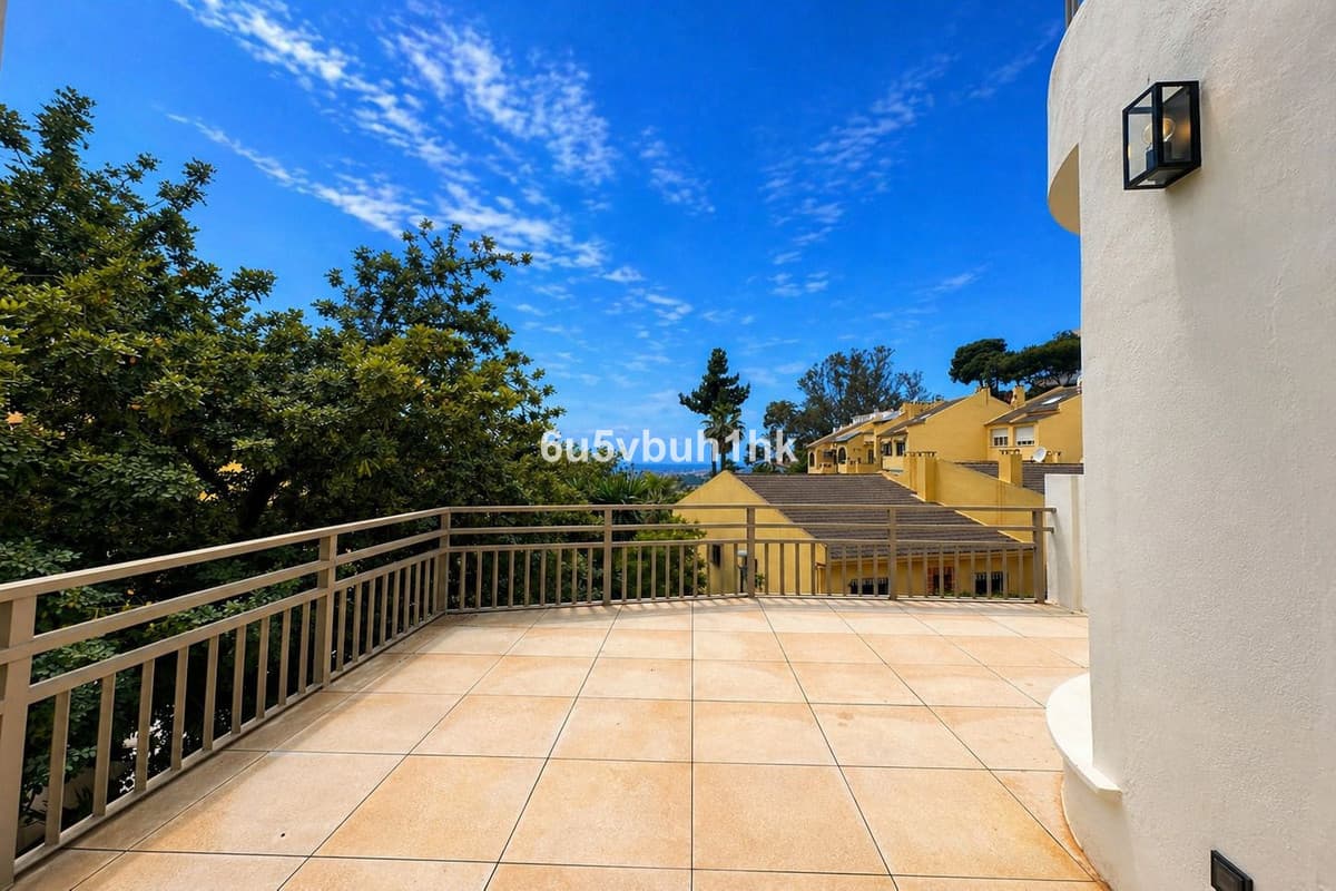 Townhouse in Málaga — photo 4 of 10