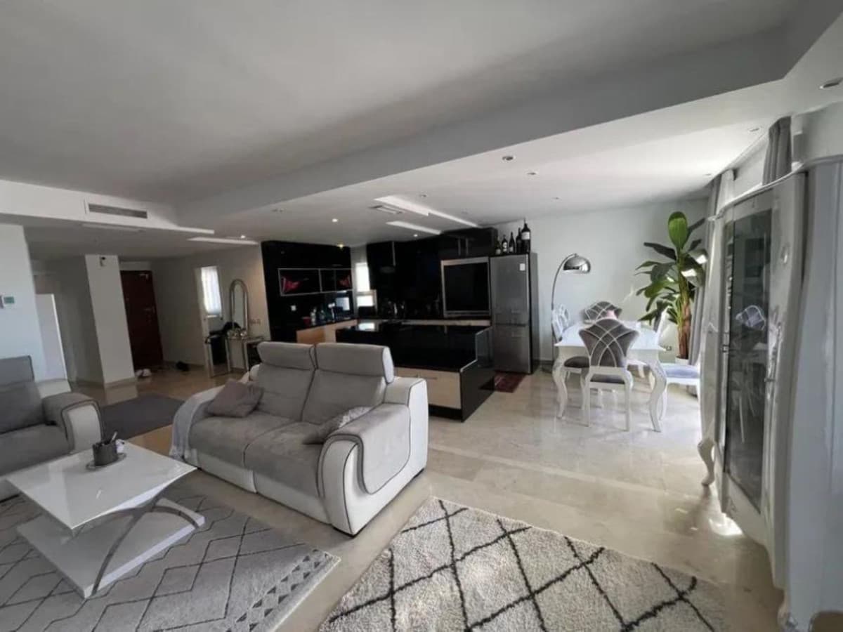 Middle Floor Apartment in Nueva Andalucía — photo 1 of 10