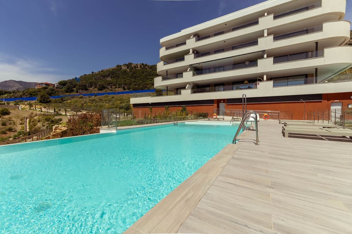 Middle Floor Apartment in Fuengirola — photo 1 of 10