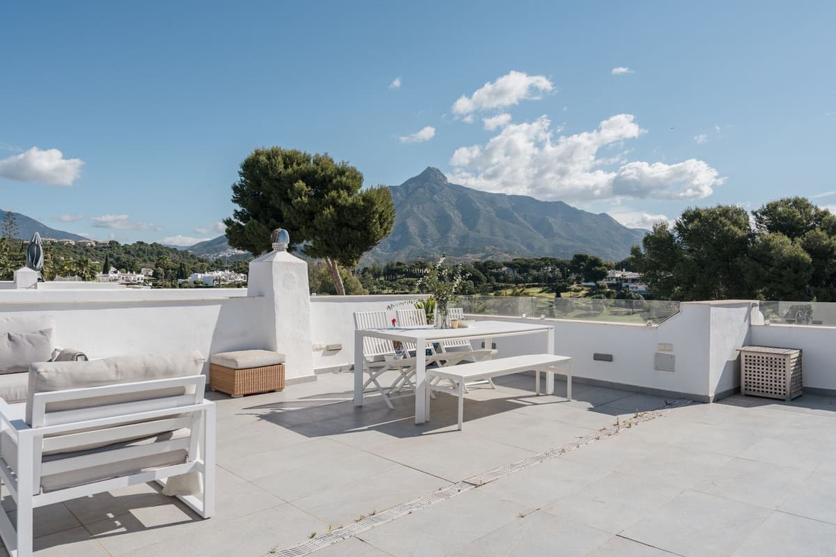 Penthouse in Nueva Andalucía — photo 3 of 10