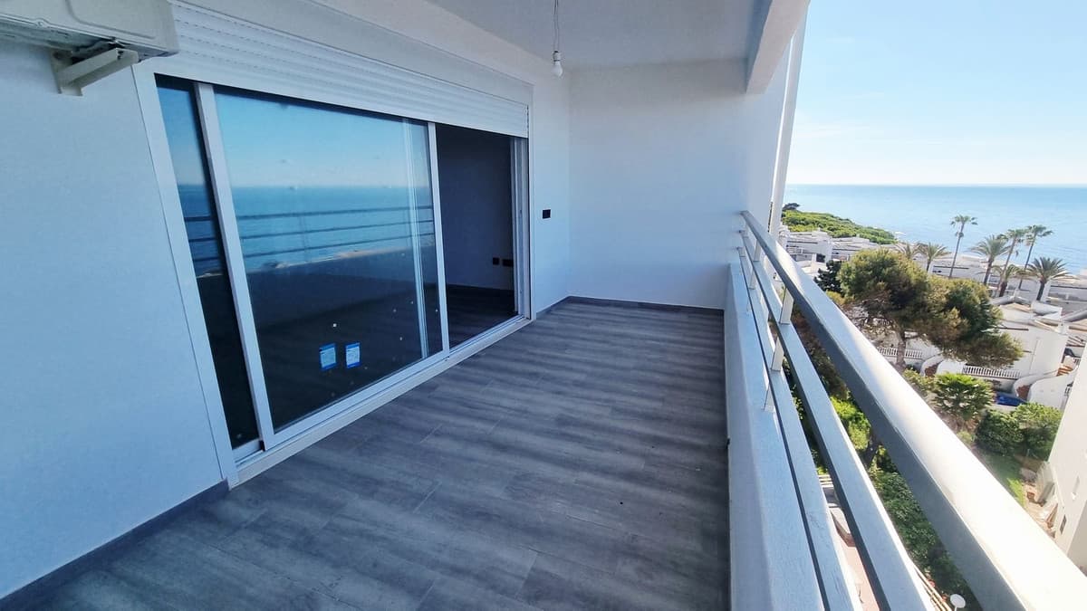 Top Floor Studio in Calahonda — photo 7 of 10