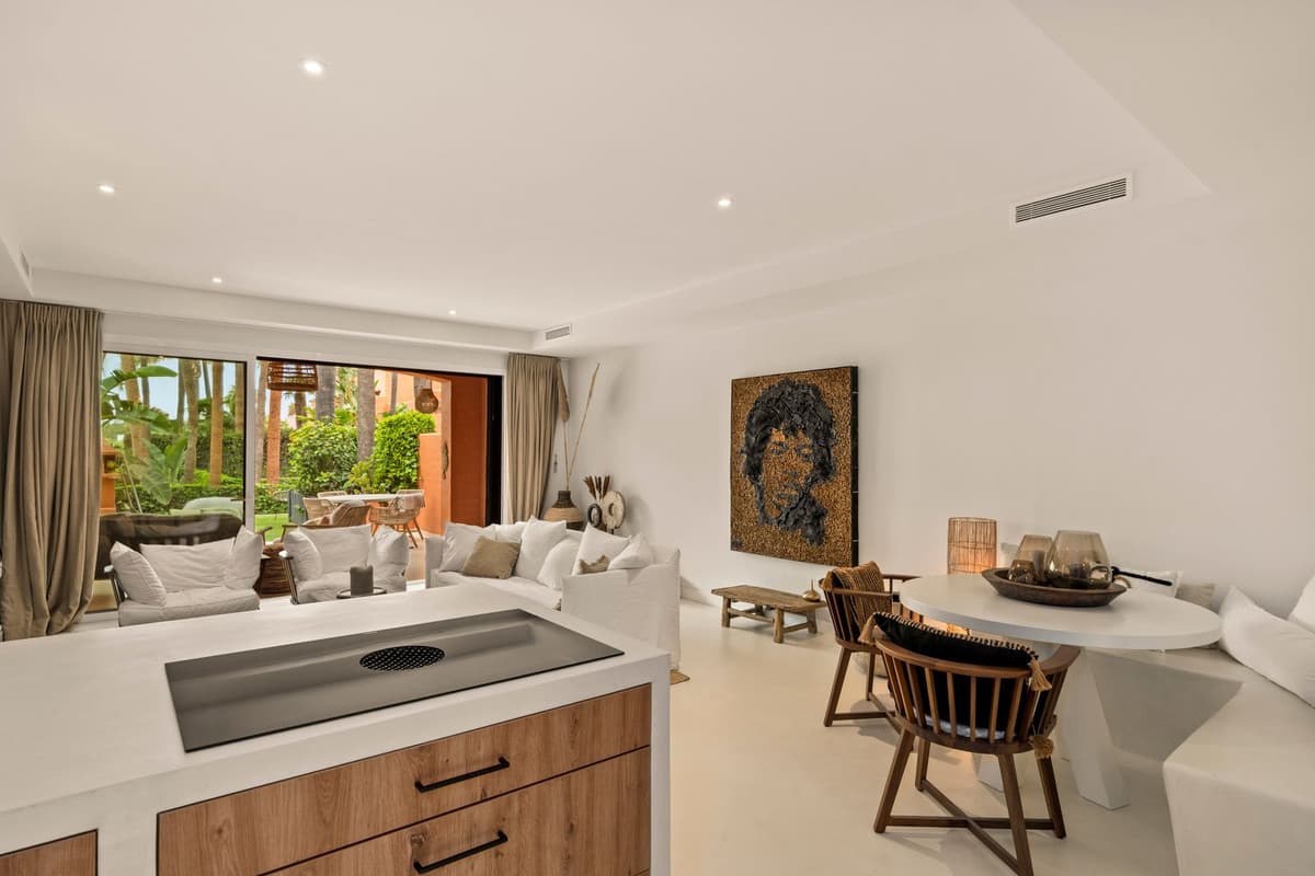 Townhouse in The Golden Mile — photo 9 of 10