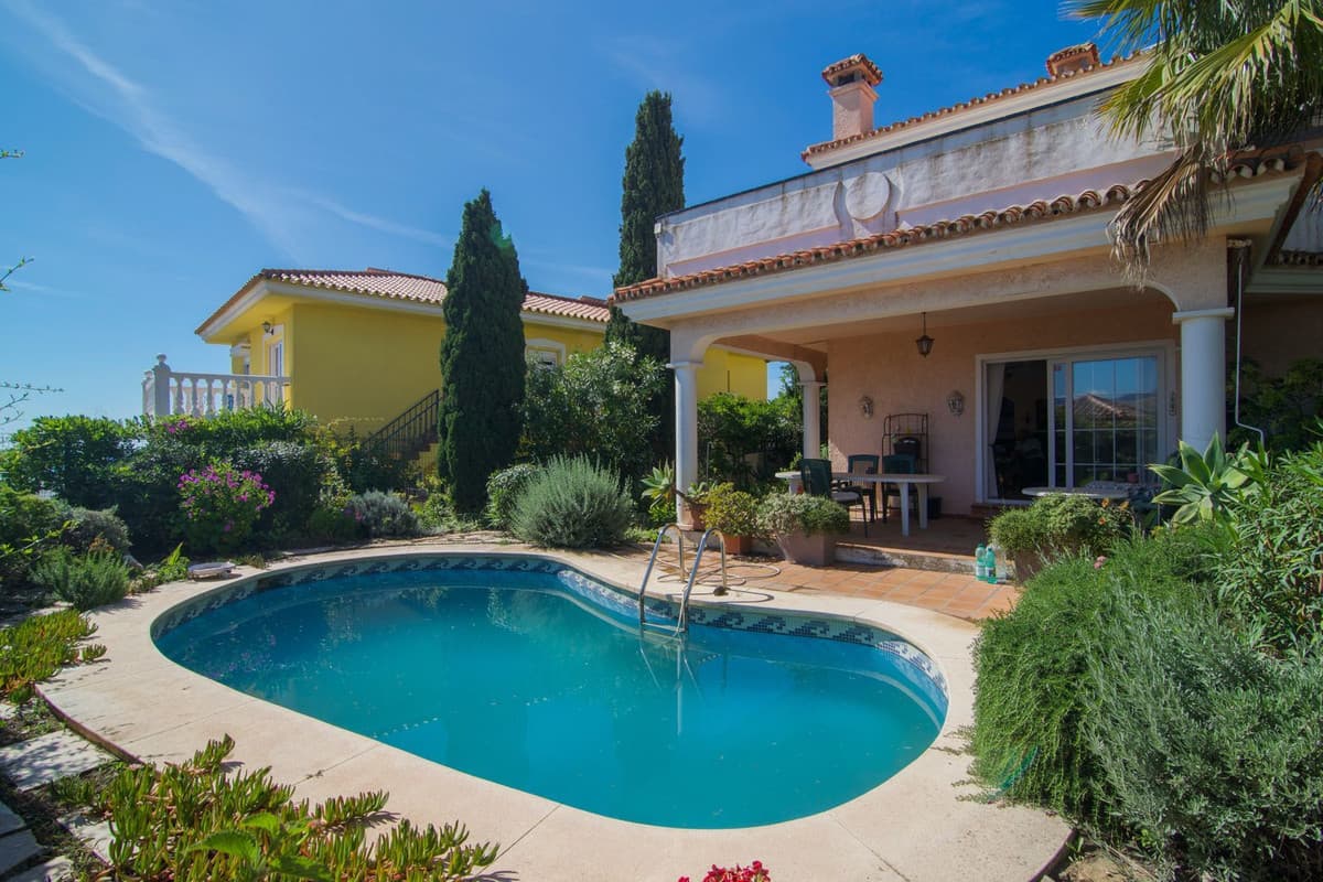 Detached Villa in Fuengirola — photo 2 of 10