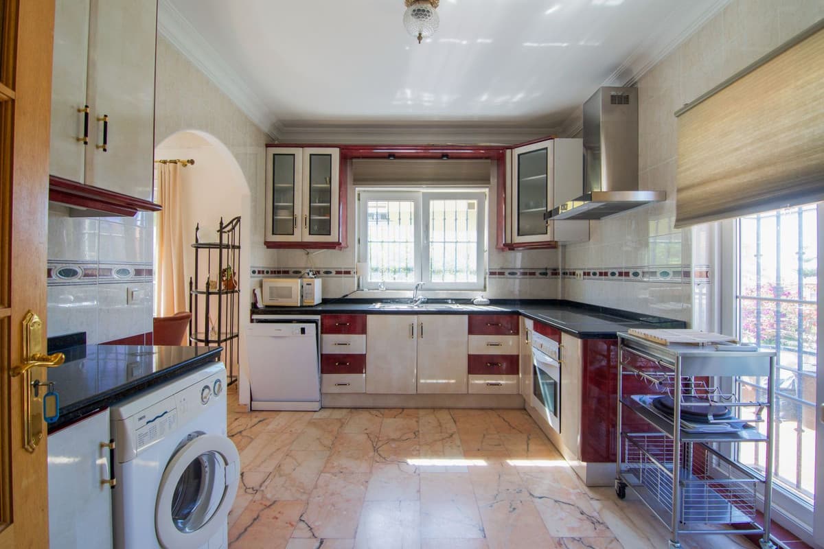Detached Villa in Fuengirola — photo 6 of 10